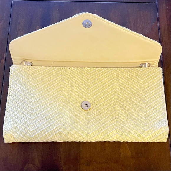 ✦ Vintage ✦ Yellow Crossbody Purse - Picture 2 of 8